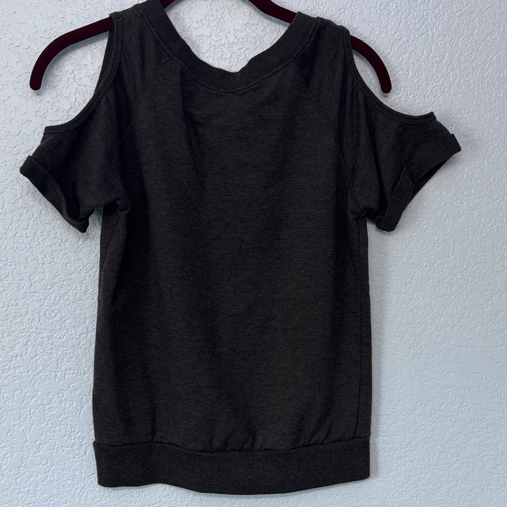 Miss Chievous Black Top with Cut Out sleeves With Silver Lips Size Medium - Picture 7 of 7
